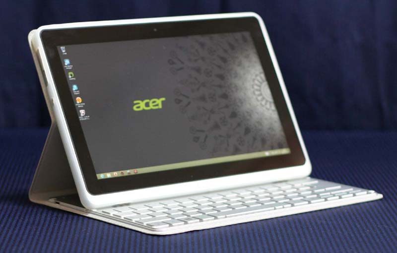 Acer ICONIA W700D